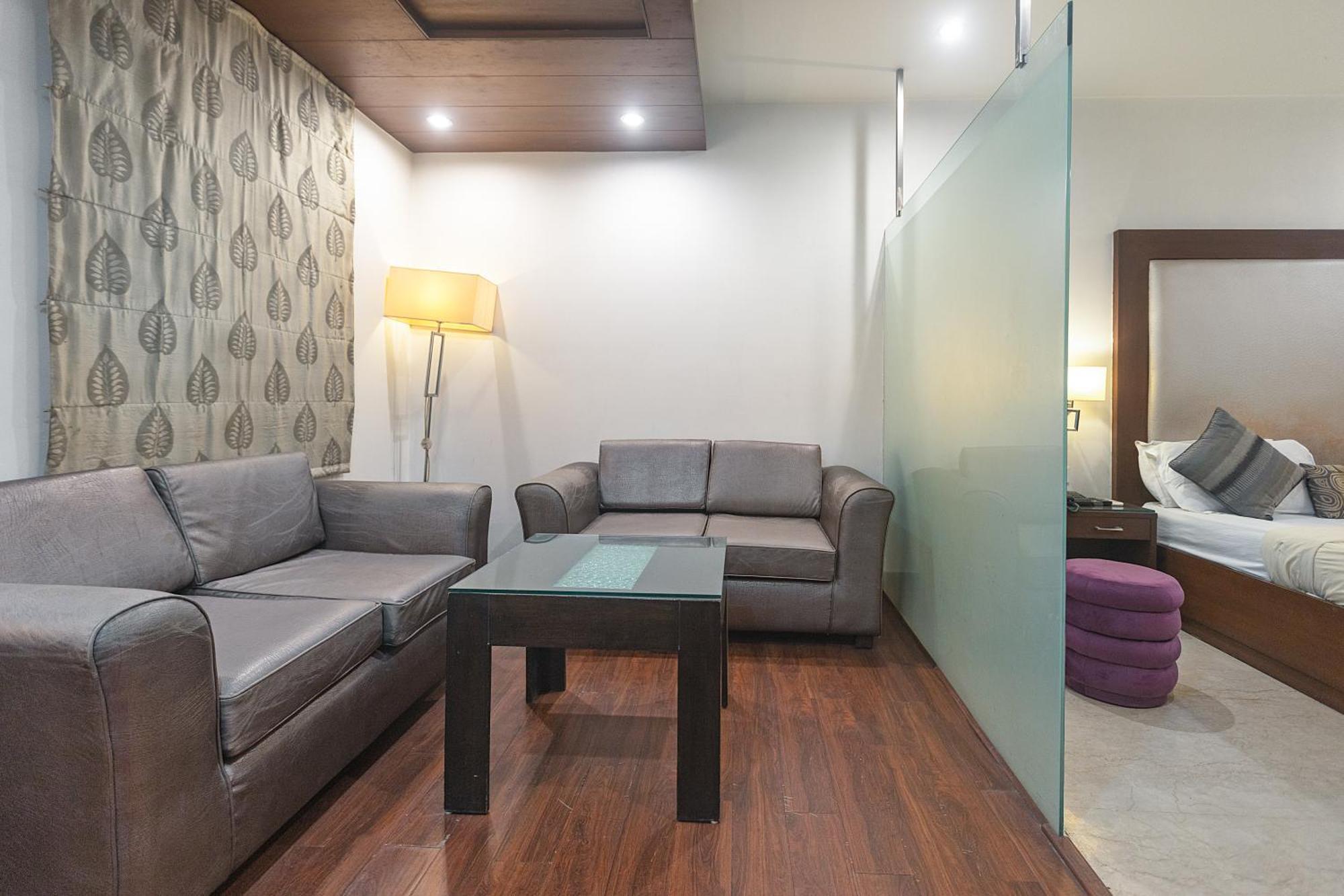 The Grand Vikalp By Saga Hotels Új-Delhi Kültér fotó