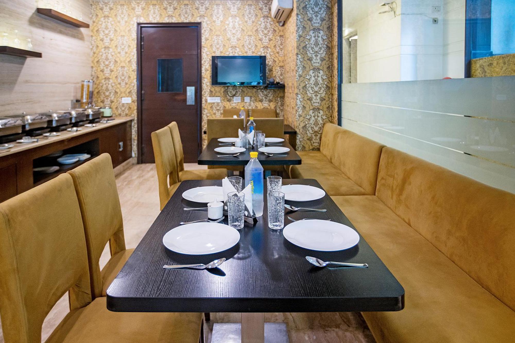 The Grand Vikalp By Saga Hotels Új-Delhi Kültér fotó