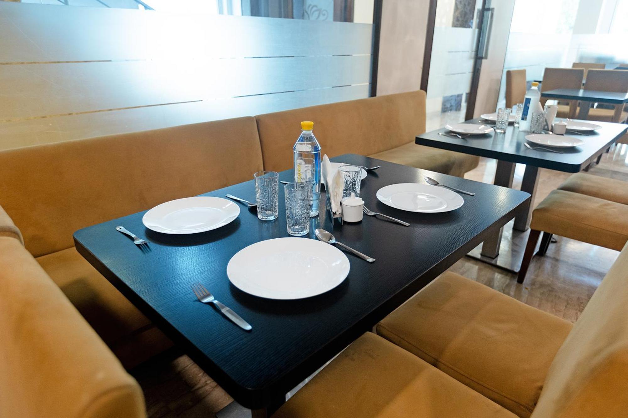 The Grand Vikalp By Saga Hotels Új-Delhi Kültér fotó