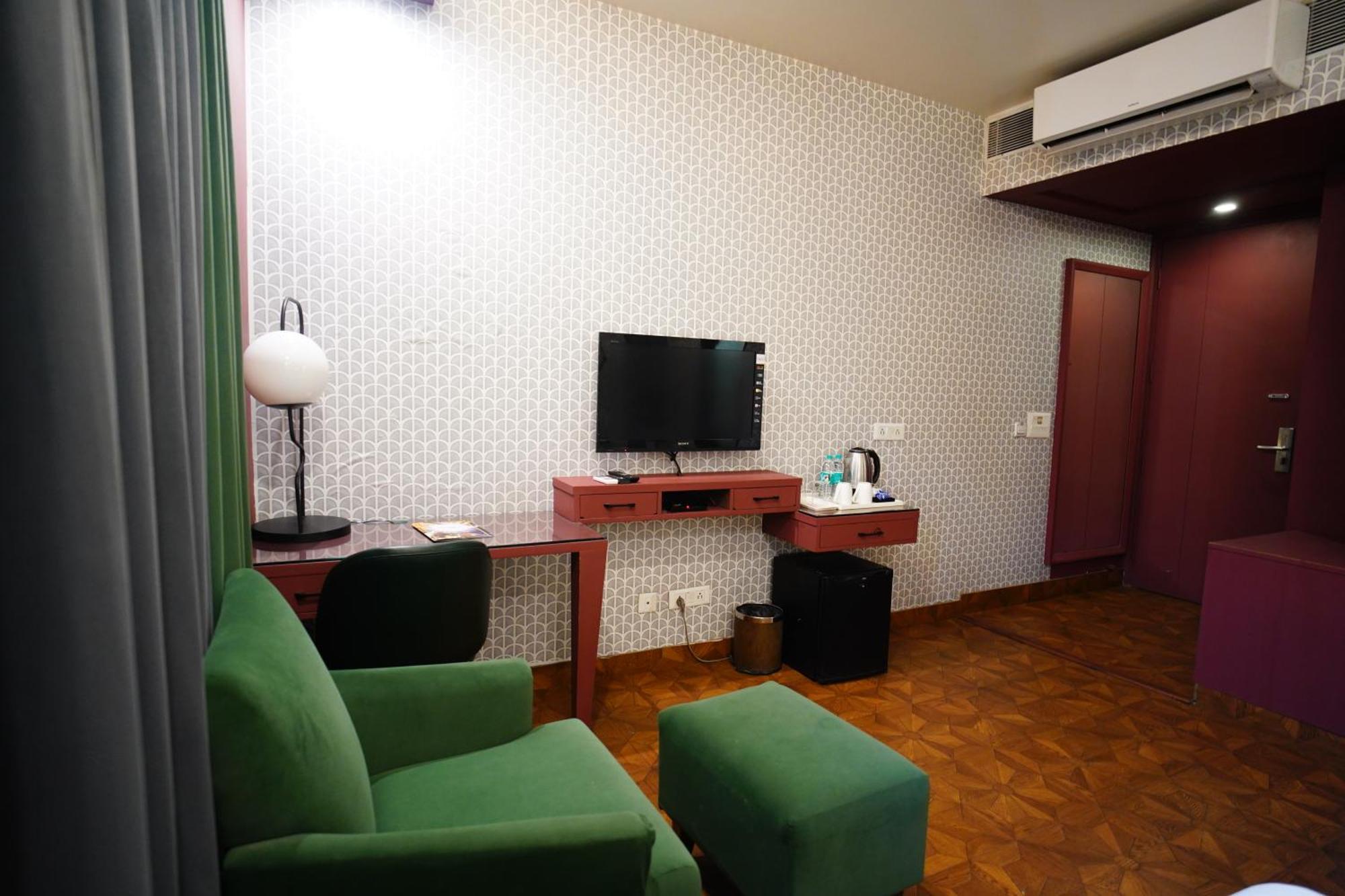 The Grand Vikalp By Saga Hotels Új-Delhi Kültér fotó