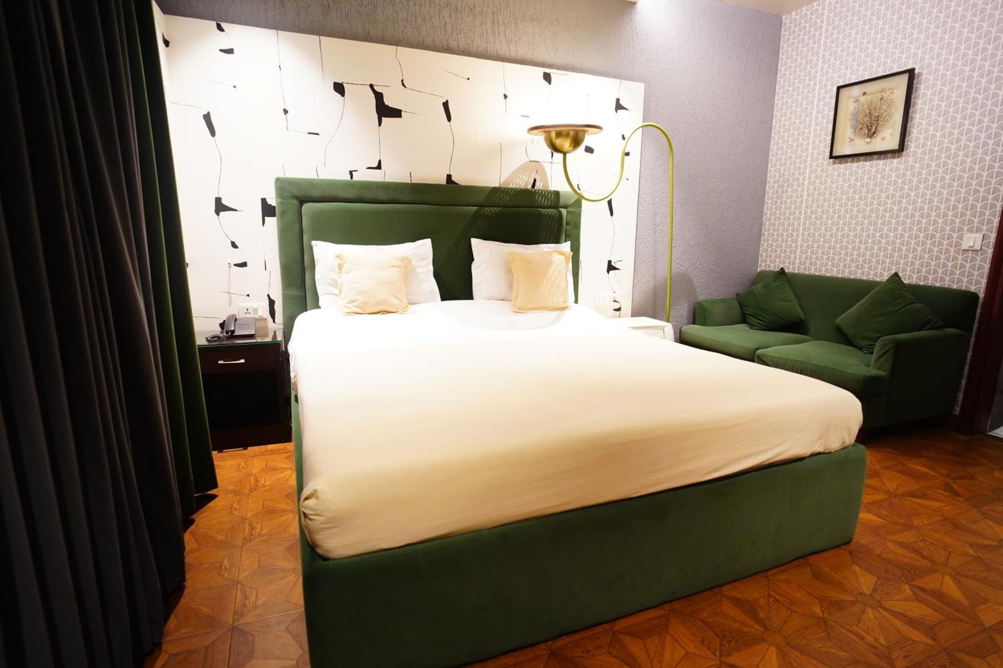 The Grand Vikalp By Saga Hotels Új-Delhi Kültér fotó