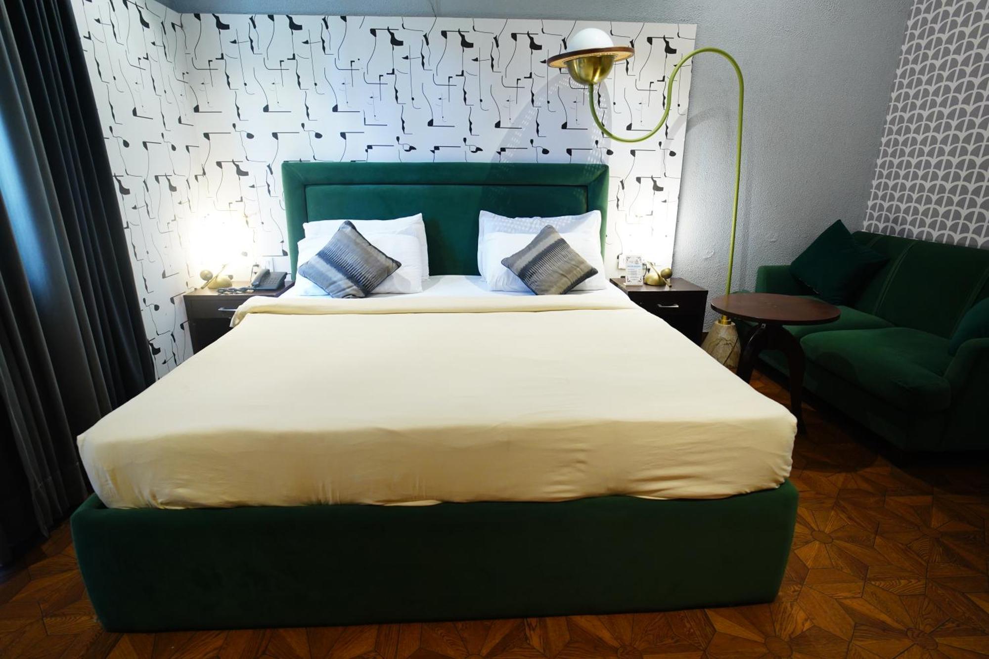 The Grand Vikalp By Saga Hotels Új-Delhi Kültér fotó